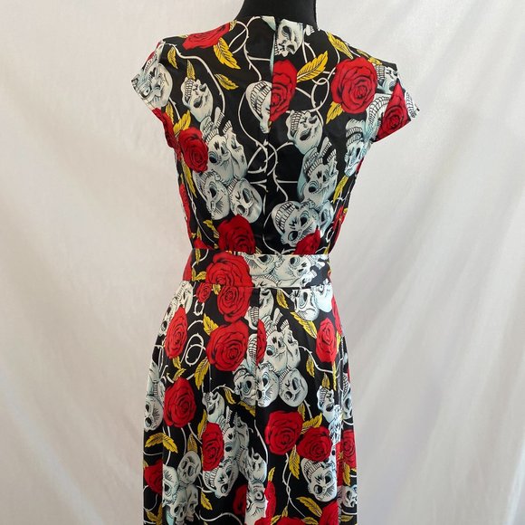 Dress Tells White Skulls Red Roses Satin Fit & Flare Rockabilly Dress NWOT Small - Picture 9 of 15